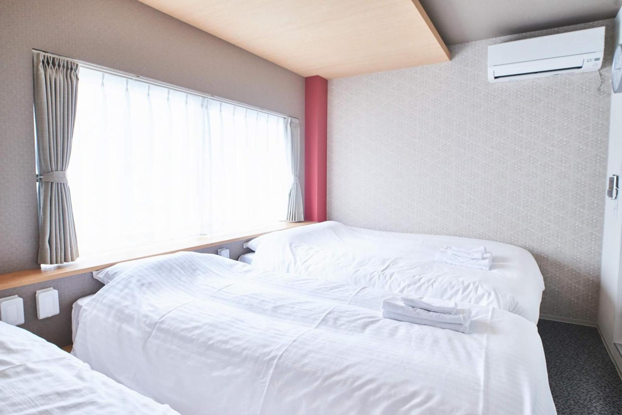 Shinsaibashi House Hotel Osaka Bagian luar foto