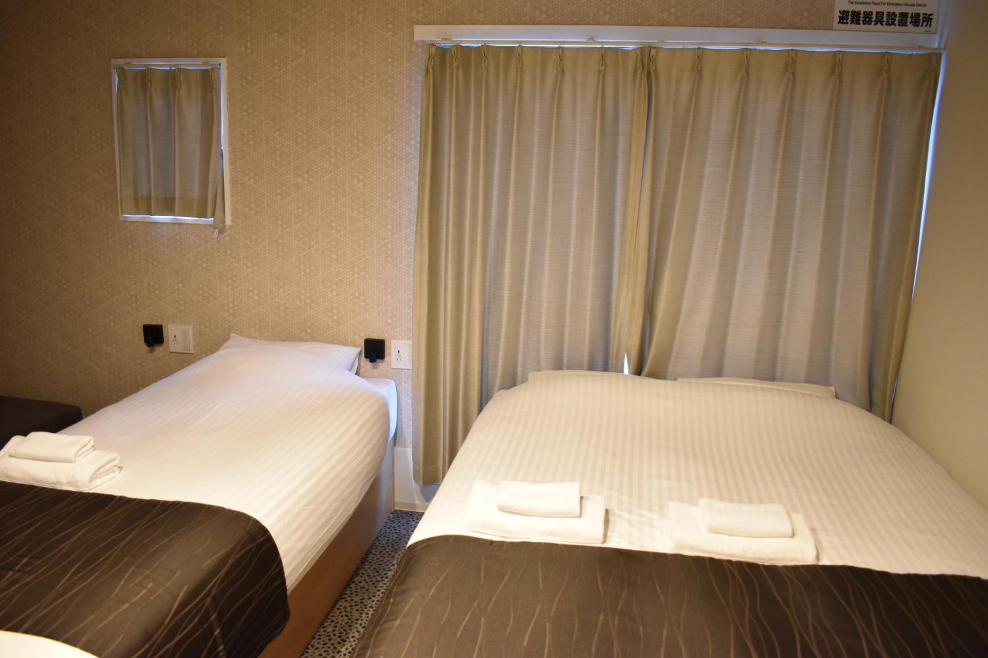 Shinsaibashi House Hotel Osaka Ruang foto