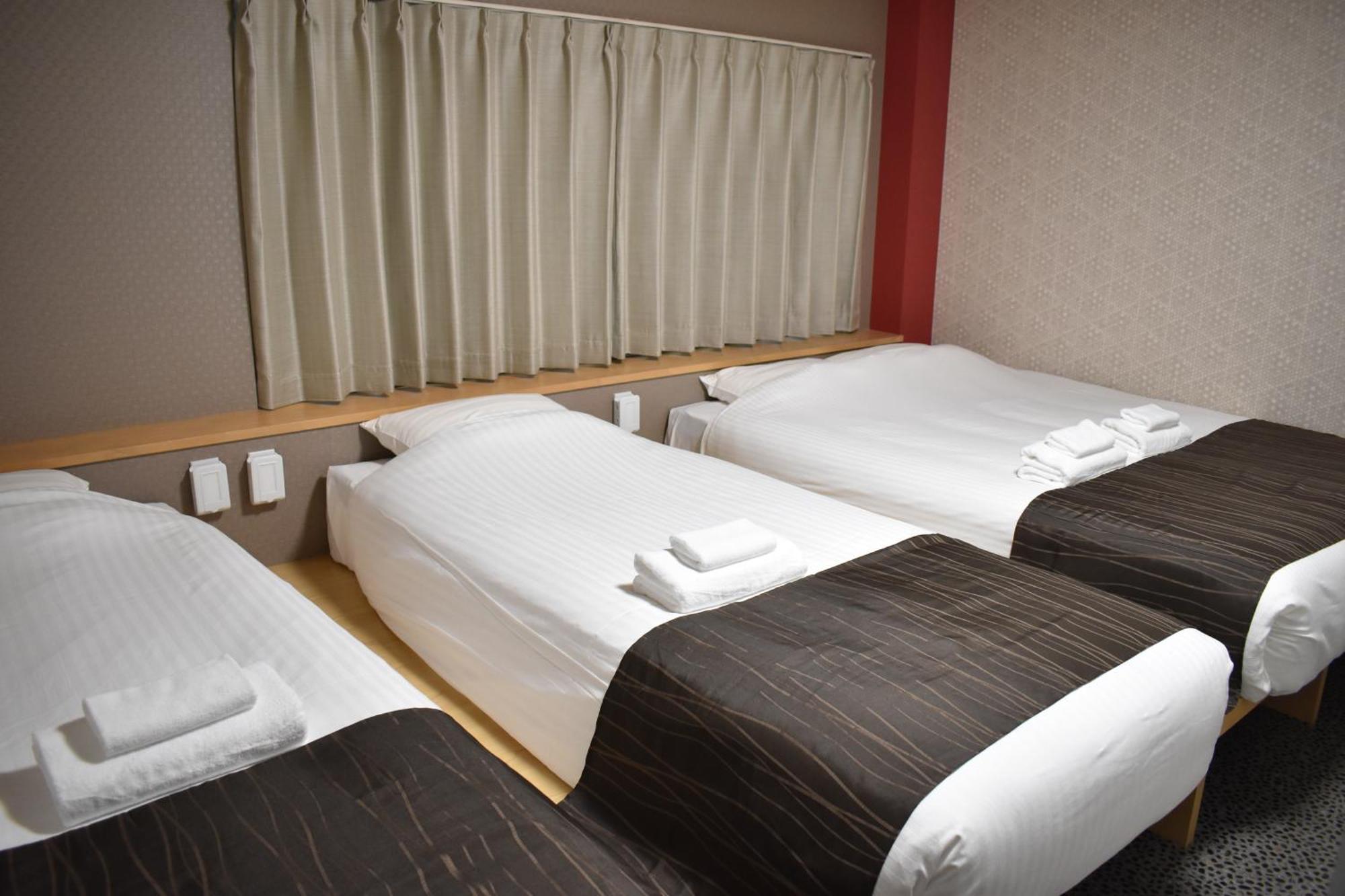 Shinsaibashi House Hotel Osaka Bagian luar foto